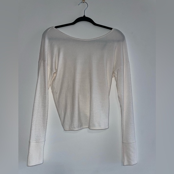 Abercrombie & Fitch - Low Back Long Sleeve Sweater (White) - Picture 2 of 3